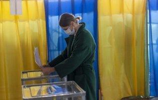 Довибори в Раду: вже на третій дільниці голосування визнали недійсним