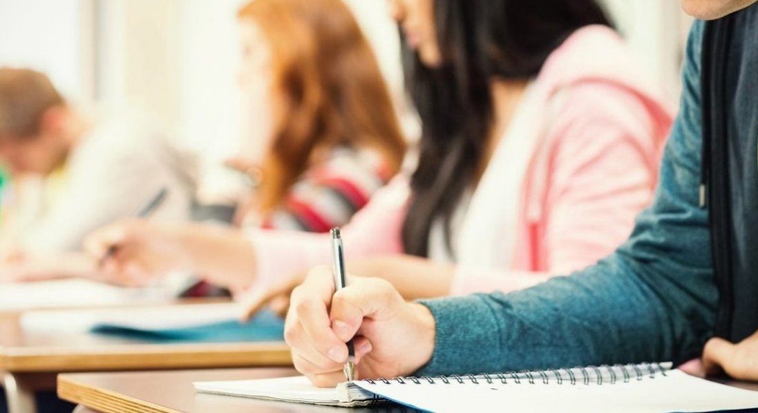 Майже третина українських вчителів провалила тести ЗНО