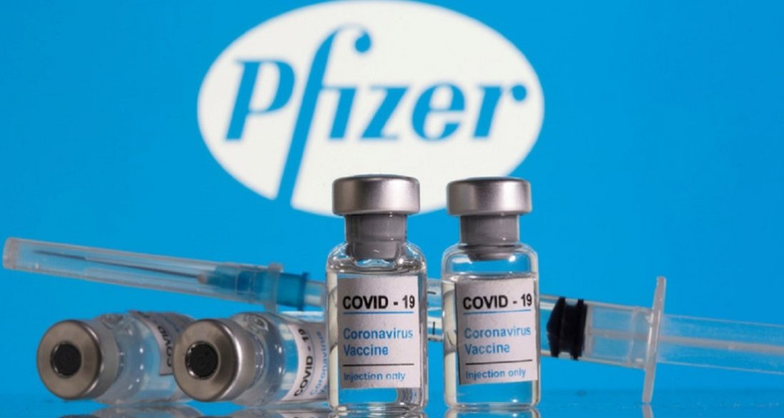 Вакцинація Pfizer: хто в Україні отримав перші щеплення