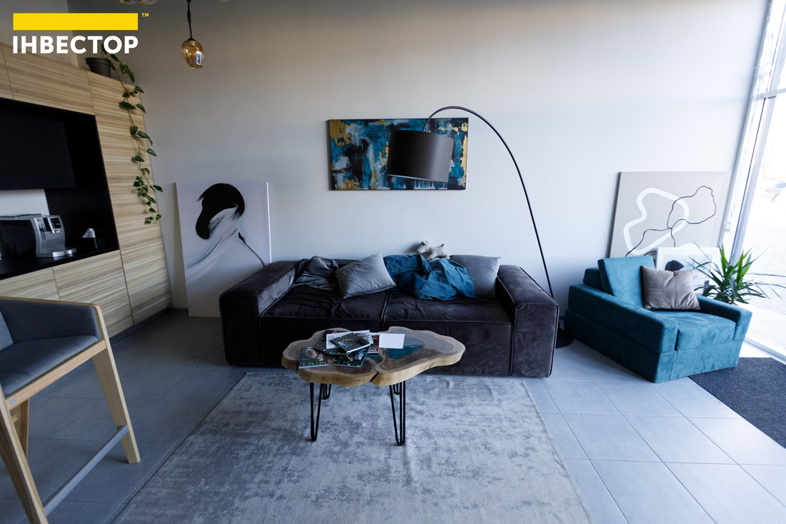 Виставкова зона