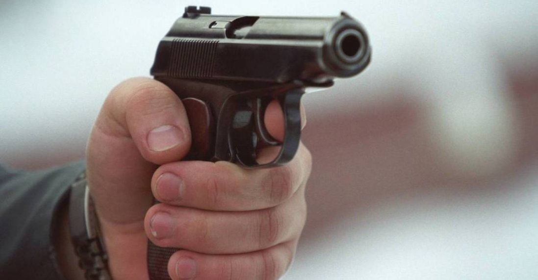 В Одесі чоловік погрожував стоматологу пістолетом, бо його дитина плакала