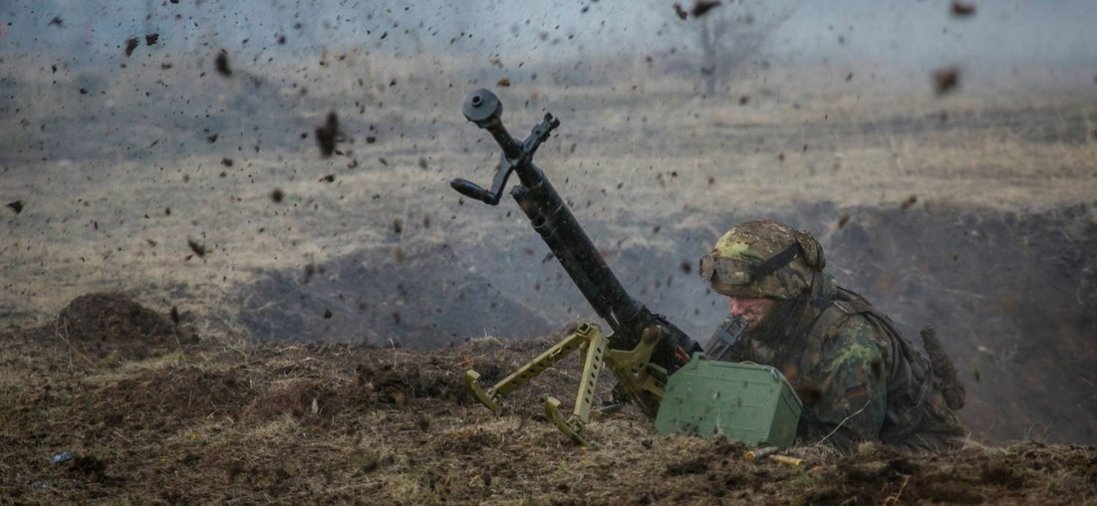 На Великдень терористи обстріляли українських військових