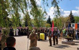 На Житомирщині попрощалися з військовим, який загинув на Донбасі