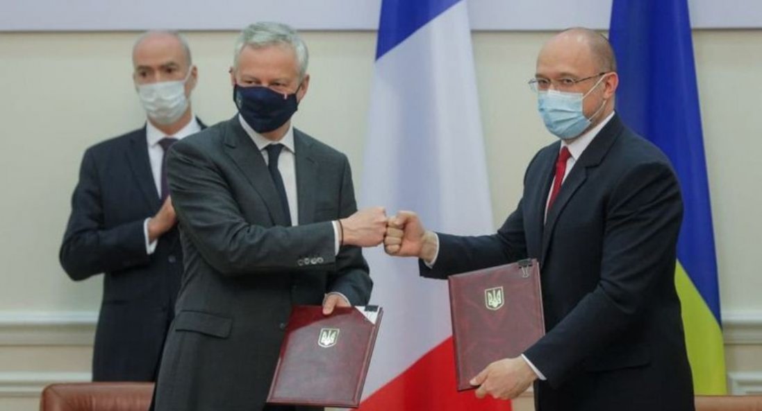 Україна та Франція підписали угоди на €1,3 млрд