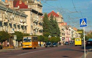 У Луцьку перекрито рух транспорту проспектом Волі