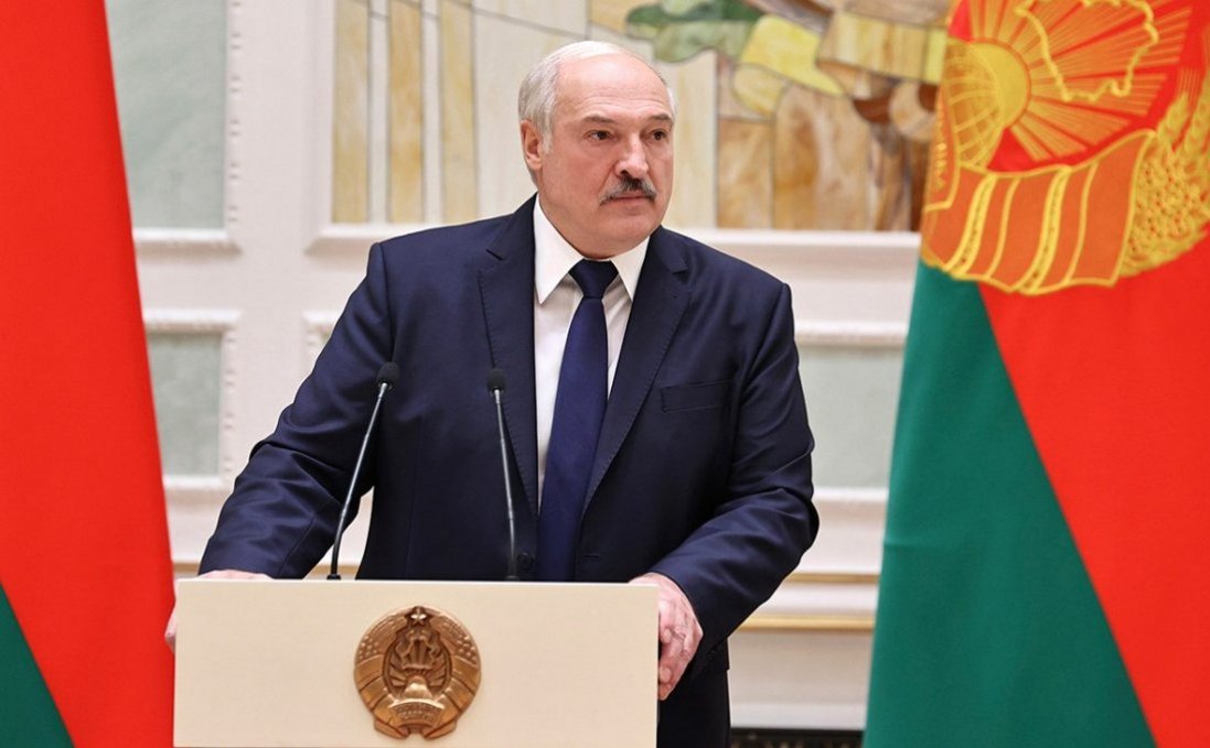 Вимолюють кусочок хліба: Лукашенко заявив про «мільйони голодних українців» через вивезений чорнозем
