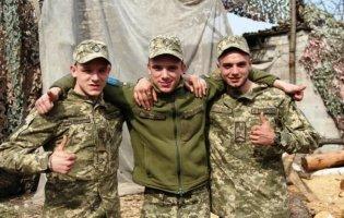 Три рідні брати стали побратимами і разом боронять Україну