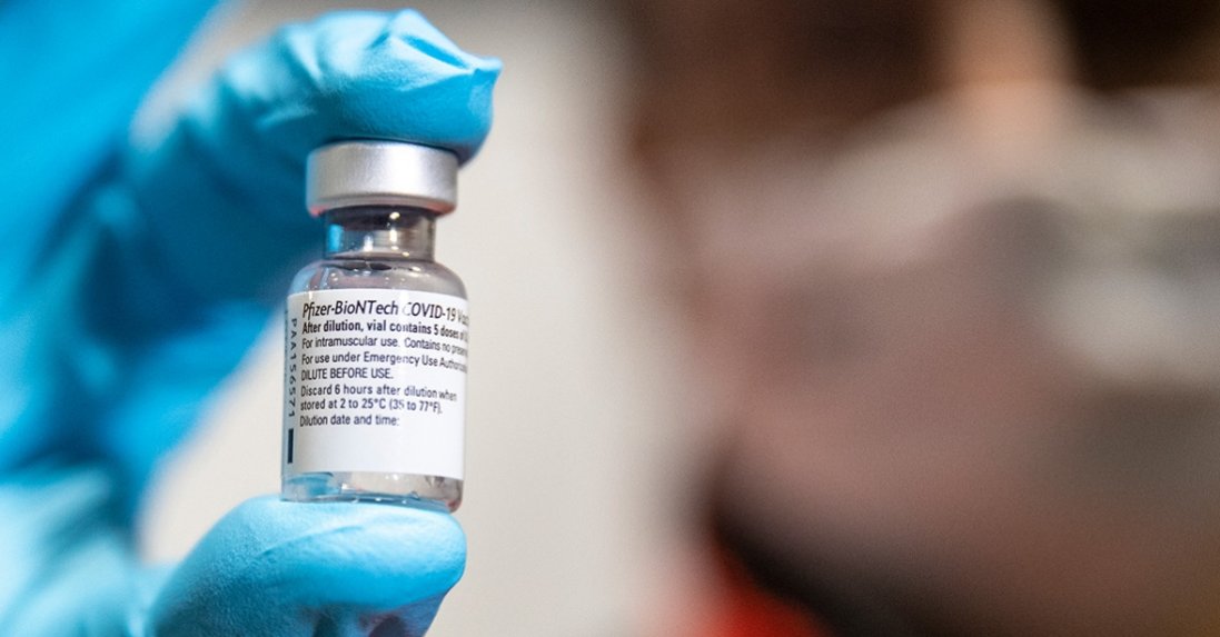 В Україну доставили ще одну партію вакцини Pfizer