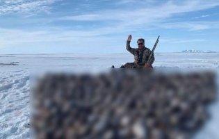 Депутат з партії Путіна виклав на снігу напис з майже 200 убитих птахів