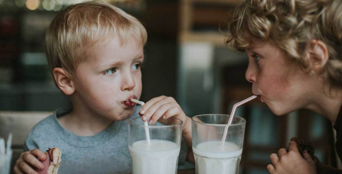 Вчені визначили небезпечну для людини дозу молока