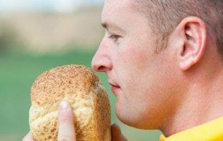 Чому не можна їсти хліб із цвіллю: спростування популярної помилки