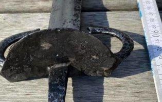 У Тернопільській області археологи знайшли унікальний 500-річний меч