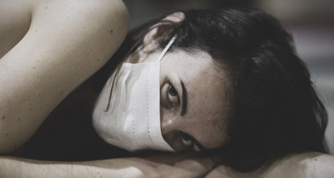 Вчені пояснили, як не заразитися коронавірусом під час сексу