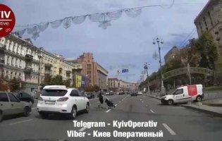 У Києві батьки-камікадзе з дитиною перебігали 8 смуг дороги
