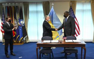 Новий етап співпраці України та США: країни уклали угоди у сфері безпеки