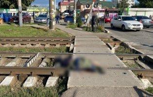 На Київщині під колесами потяга померла дитина