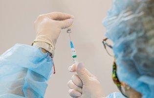 В Україні вакцинація для освітян буде обов'язковою