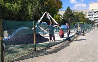 Скейт-зона та канати: як у Луцьку облаштовують урбан-парк