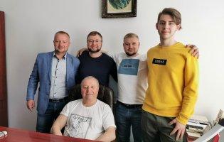 День народження святкує Євген Хотимчук: «Насправді, тату, твої друзі ми – твої сини»