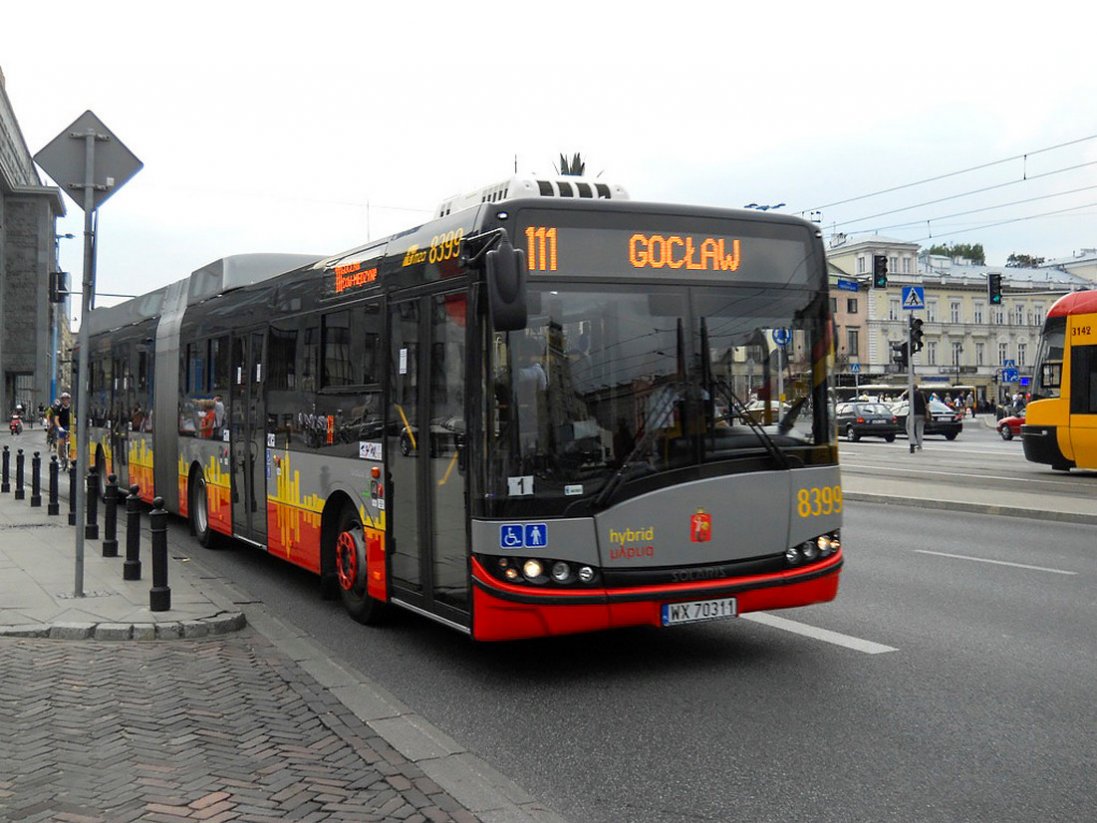 У Польщі українка побила ногами автобус, бо водій попросив її надіти маску