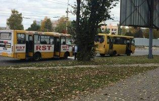 У Луцьку масштабна ДТП: у зіткненні маршруток постраждали 10 пасажирів