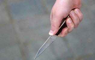 Прокинувся від удару ножем: у Харківській області чоловік жорстоко помстився своїй приятельці