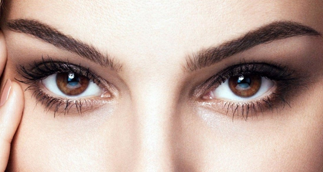 Чому карооким довіряють більше, ніж людям із блакитними очима