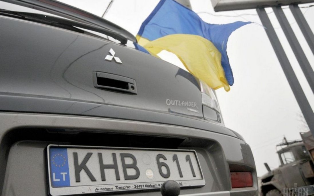 «Євробляхи» почали вивозити з України на продаж до ЄС: чому та яких авто це стосується
