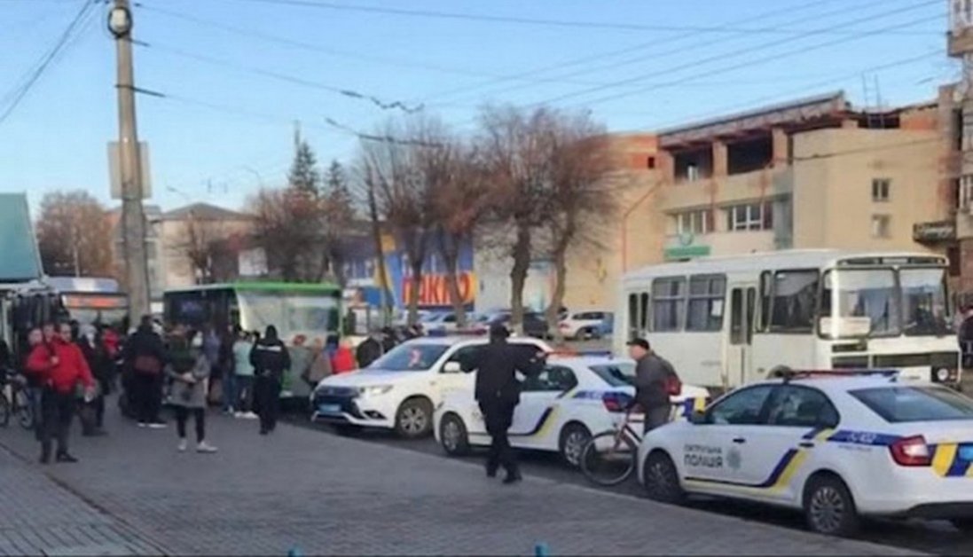 Поліція опублікувала відео скандального затримання водія маршртки в Луцьку