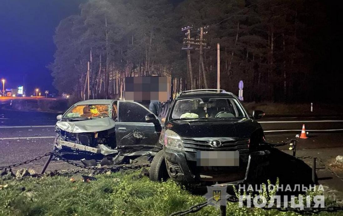 На Волині зіткнулись два авто: троє осіб постраждали