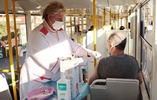 В Одесі проти COVID вакцинують у трамваї
