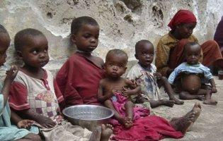 На Мадагаскарі жахливий голод: люди харчуються сараною та кактусами