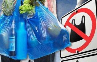 Заборона на пластикові пакети стосуватиметься не всіх: де залишать