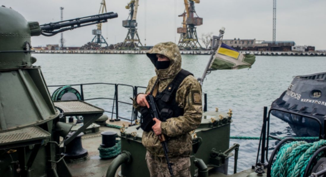 Флот Росії заблокував 70% акваторії Азовського моря