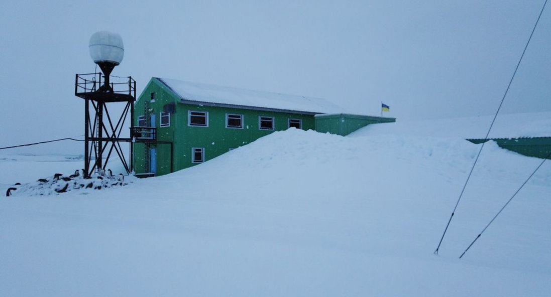 На українській станції «Академік Вернадський» - рекордний рівень снігу