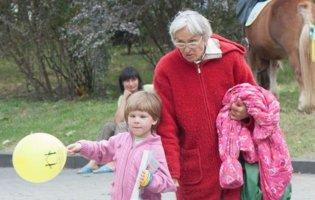 В Україні жінка народила в 65 років: вона отримала позов до суду