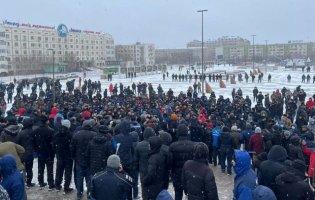 У Казахстані мітингувальники вимагають засудити військову агресію РФ проти України