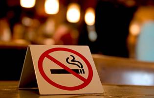Де в Україні заборонено курити: розширили перелік місць