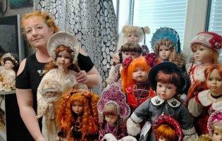 Дала друге життя майже 500 лялькам