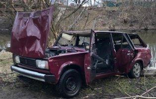 На Львівщині авто злетіло з мосту в річку: водій загинув