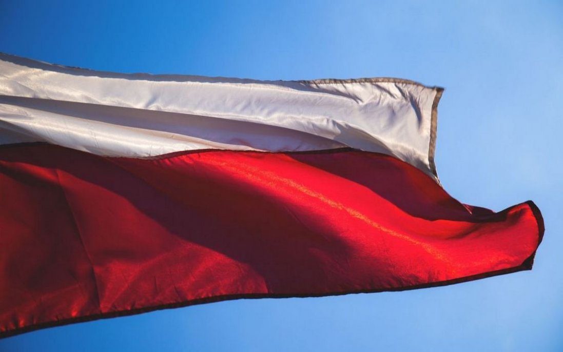Польща передає військову техніку Україні