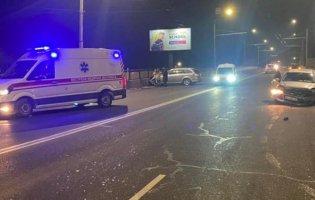 У Луцьку трапилась ДТП за участю таксі та легковика: отримали значні пошкодження