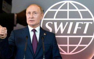 Захід ввів санкції, які мають добити економіку Росії