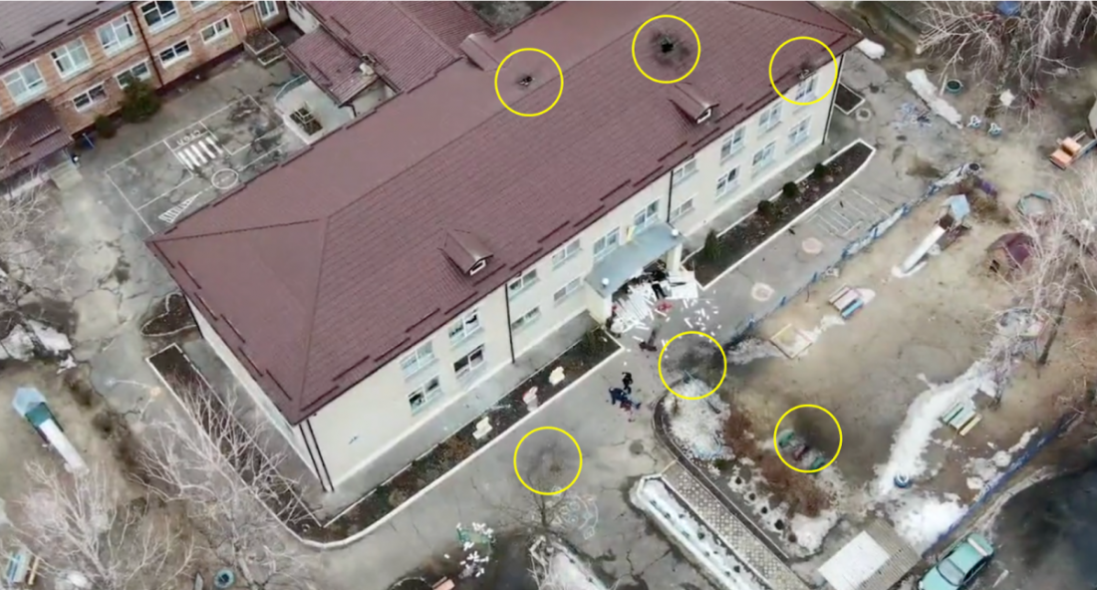 З'явилося відео, як окупанти бомлять лікарню у Харкові