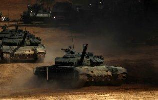 За 30 км від українського кордону знаходиться 300 білоруських танків