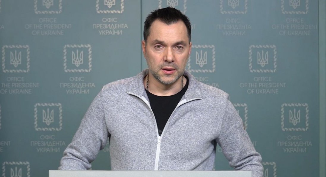 «На окремих територіях наші підрозділи перейшли у наступ», - Арестович