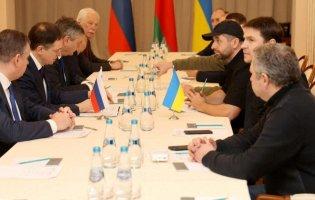 Переговори України та Росії перенесли в інше місце