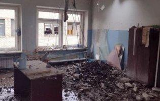 «Десять днів тому тут бавилися наші діточки…»: окупанти обстріляли дитсадок у Лисичанську