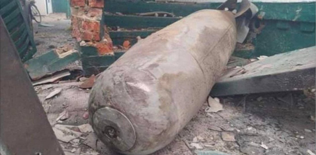 500-кілограмова російська бомба впала на житловий будинок у Чернігові