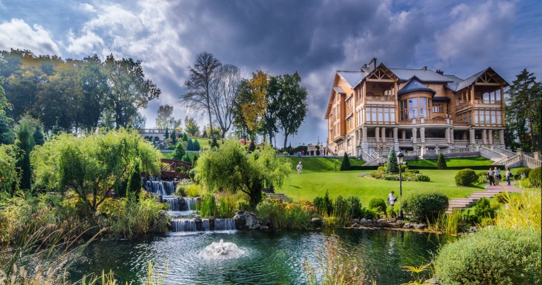 У Межигір'я прилетіло 2 бомби